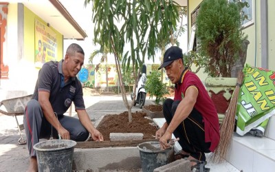 Penataan mempercantik madrasah dimasa jeda akhir tahun pelajaran